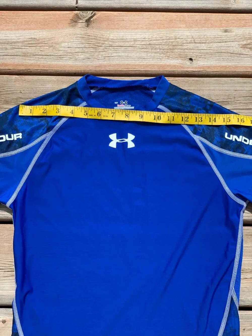 Under Armour Heat Gear Athletic T-Shirt Boys Large Fitted Blue White Geometric
